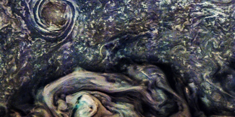 Зонд NASA &laquo;Юнона&raquo; прислал красивейшие снимки Юпитера в высоком разрешении